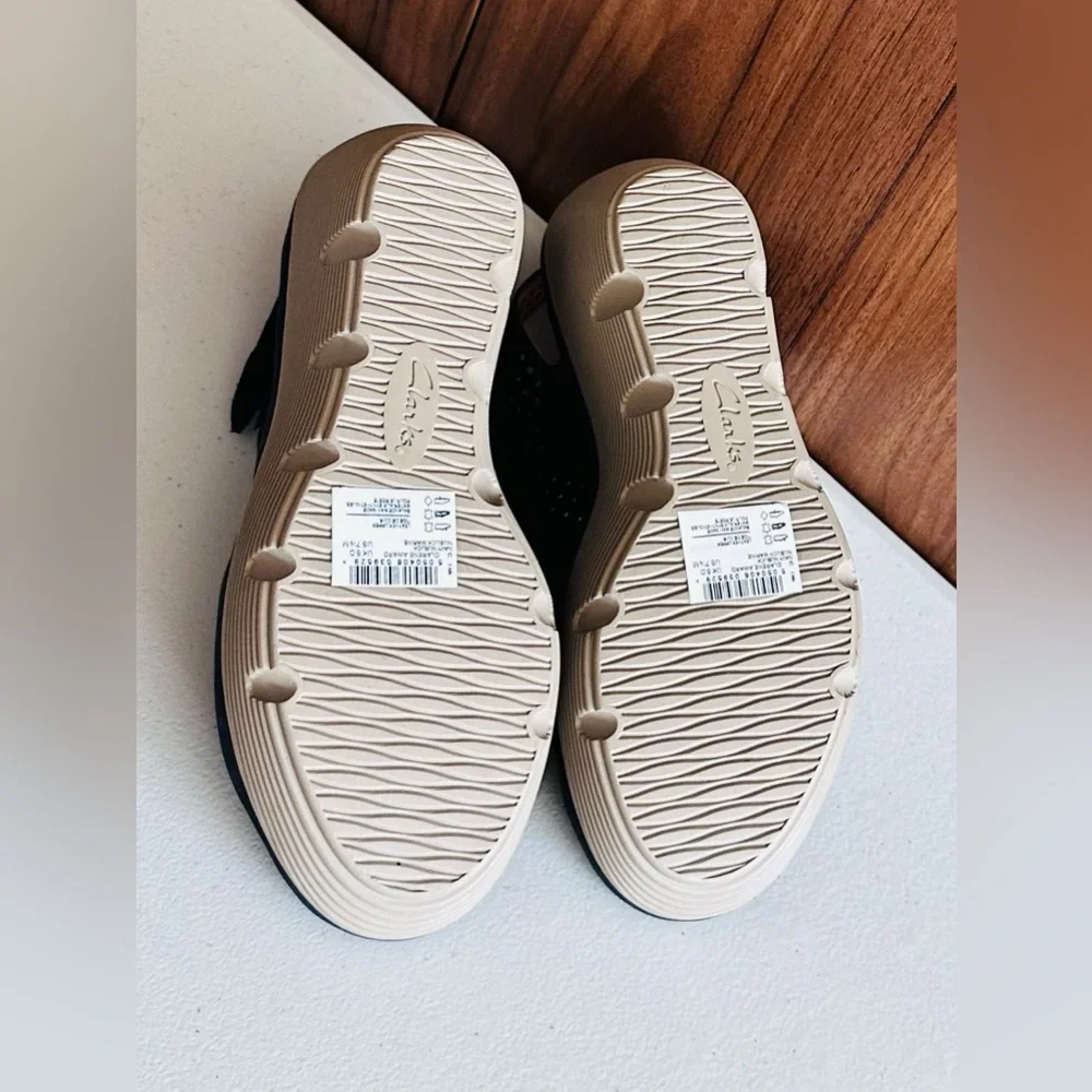 NWOT. CLARKS - WOMENS REEDLY VARIEL SANDAL Size 7.5M - Picture 11 of 13
